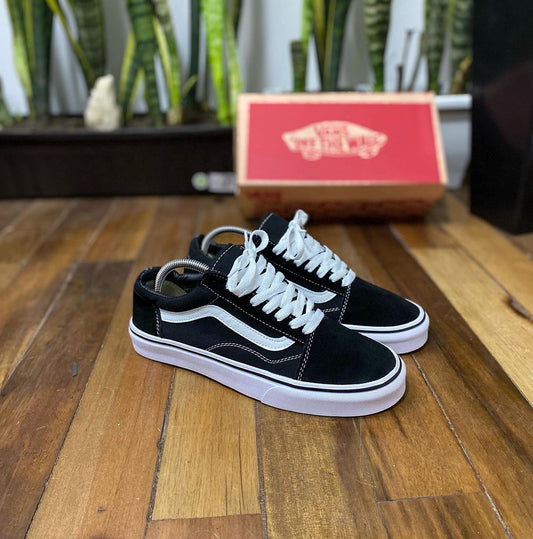 VANS CLÁSICA NEGRA