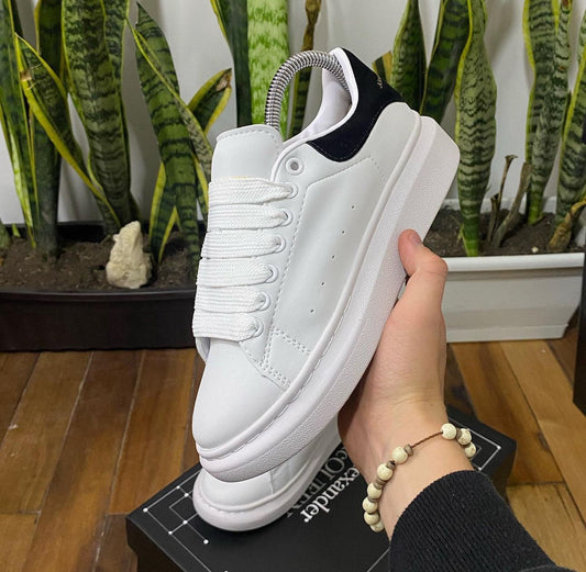 ALEXANDER MC QUEEN BLANCOS TALON NEGRO