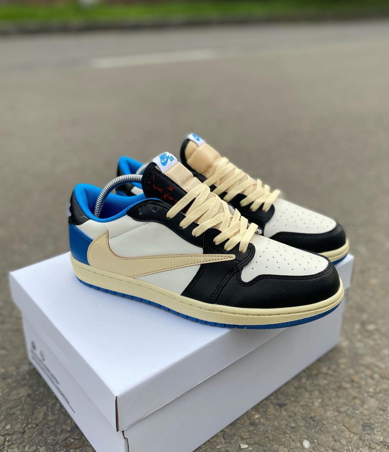 Jordan Travis Scott Cream Blue