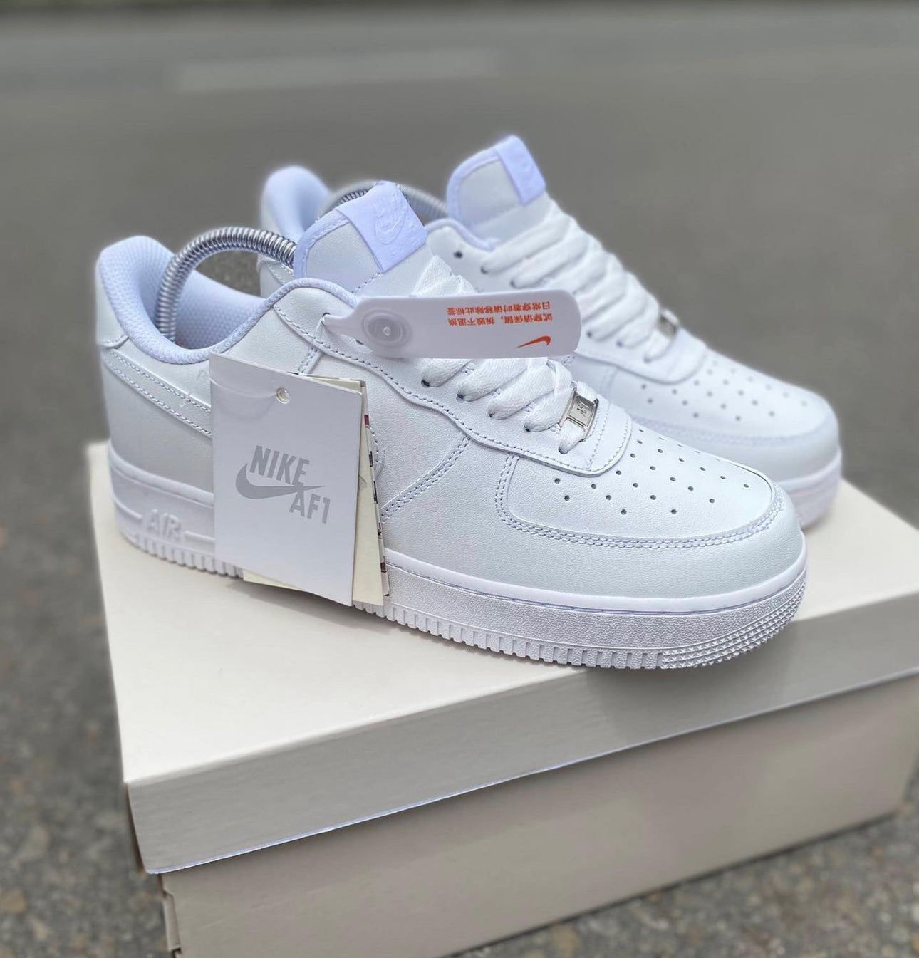 NIKE AIR FORCE ONE AF1 BLANCO CLASICOS