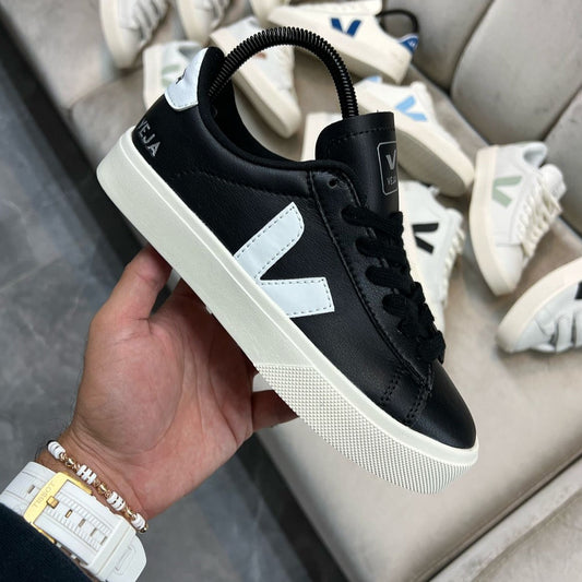 VEJA CAMPO NEGRO LOGO BLANCO